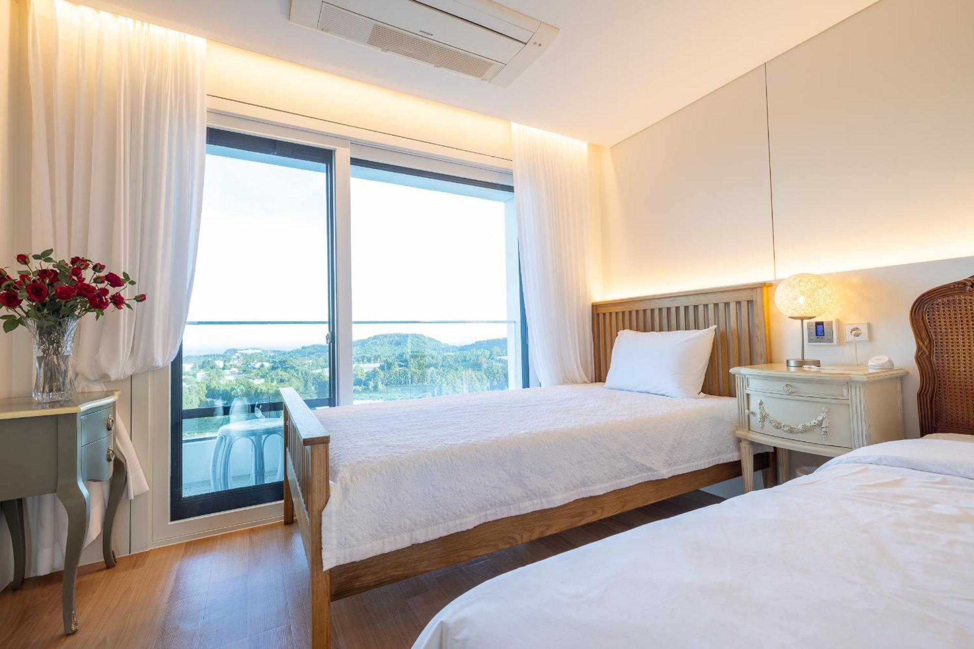 Jeju Bunkerhotel&Resort Согвипхо Экстерьер фото